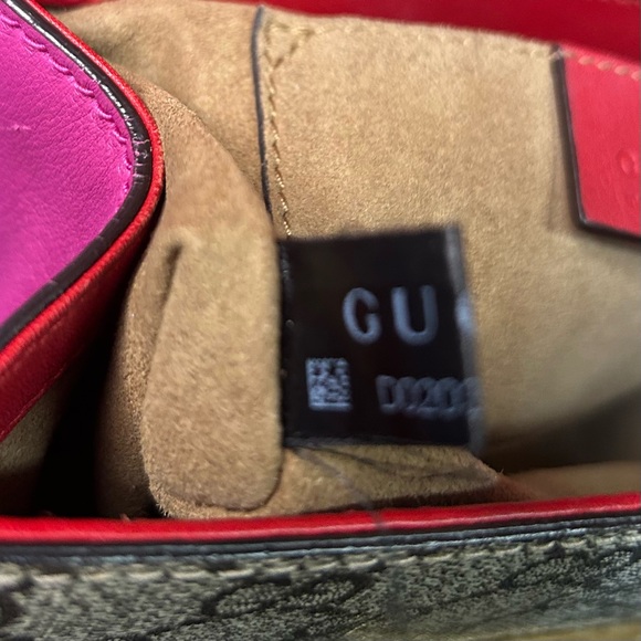 GUCCI GG Supreme with Padlock & Chain Strap Shoulder Bag - Picture 13 of 16